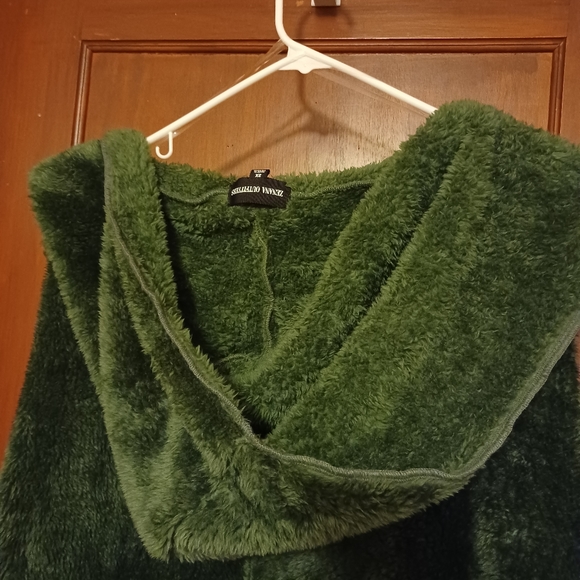 Fuzzy Vest Jacket - Picture 6 of 9